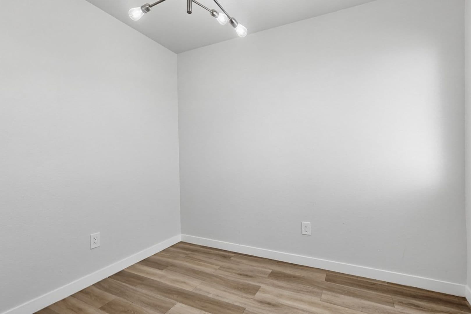Lomita Apartment: 25829 Viana Avenue
