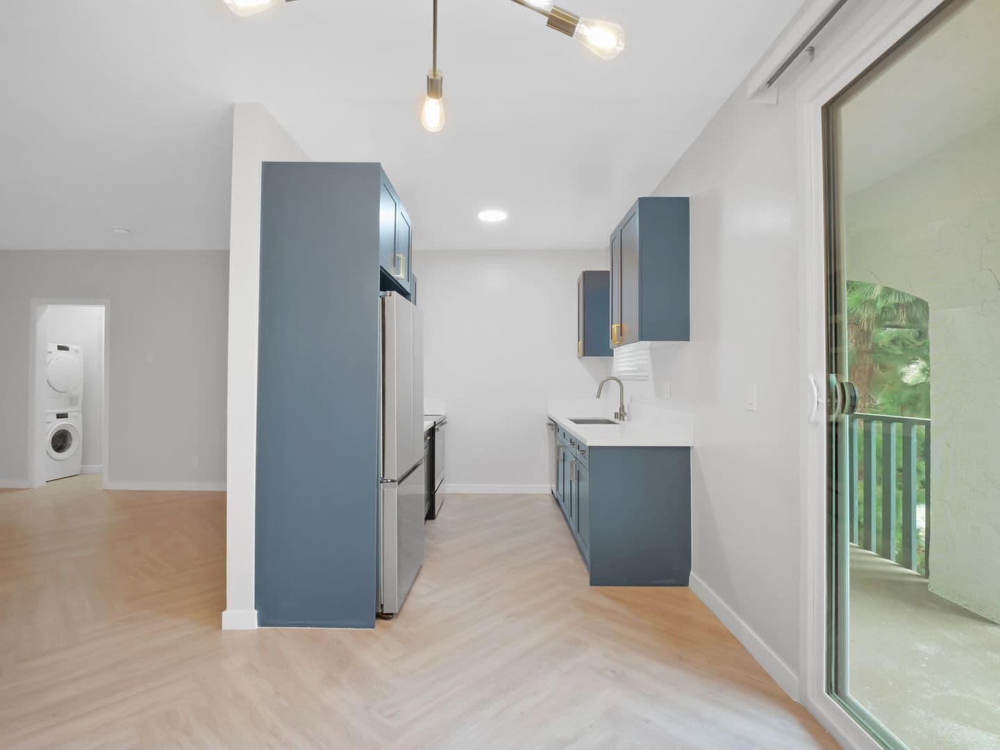 Culver City Apartment: 6175 Canterbury Drive