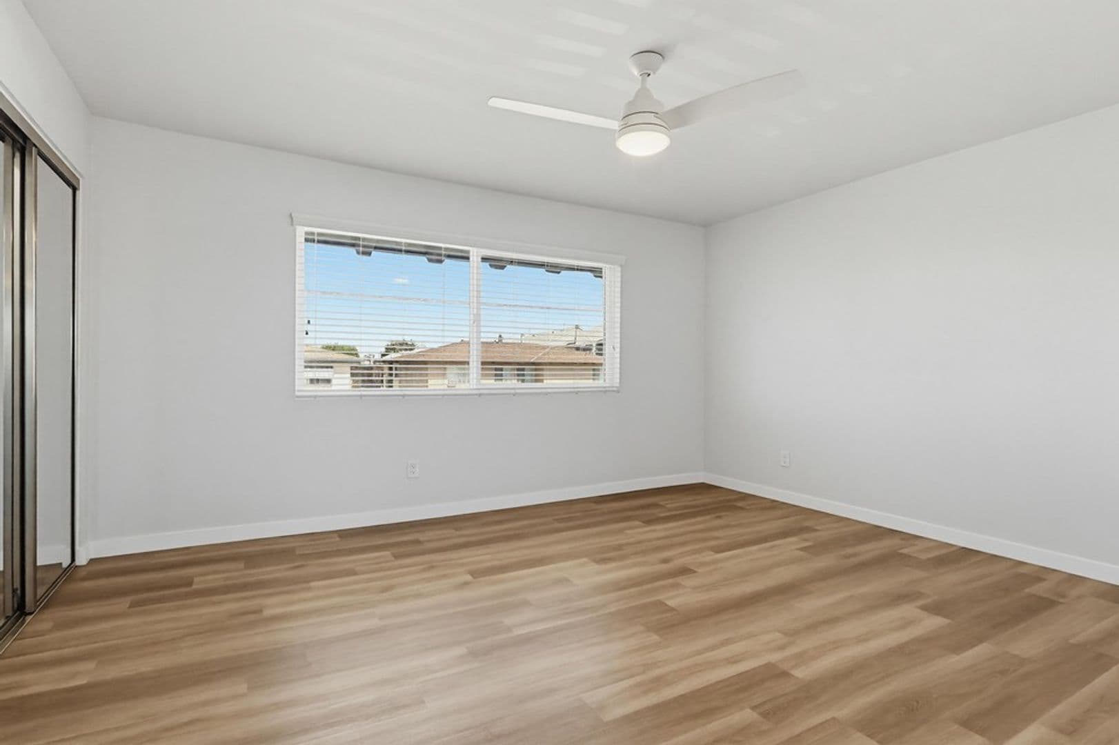 Lomita Apartment: 25829 Viana Avenue