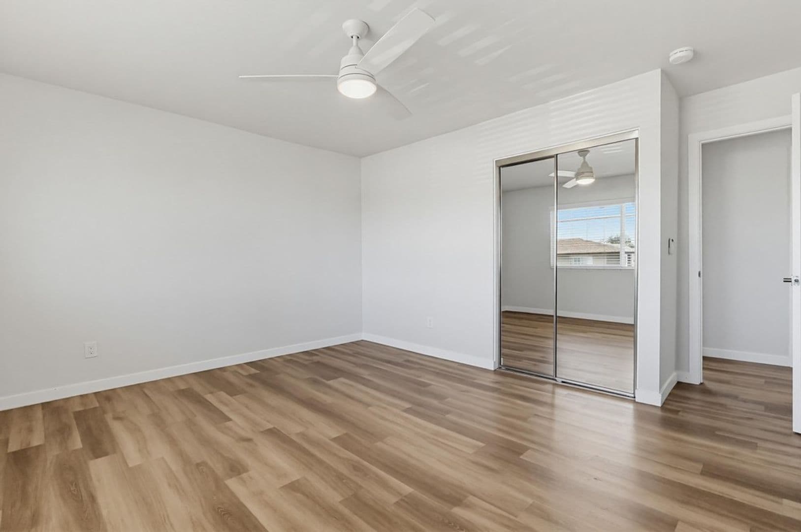 Lomita Apartment: 25829 Viana Avenue