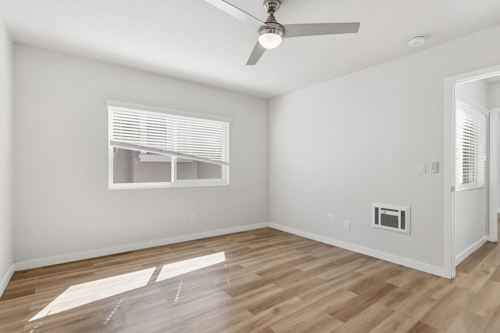 Lomita Apartment: 25829 Viana Avenue