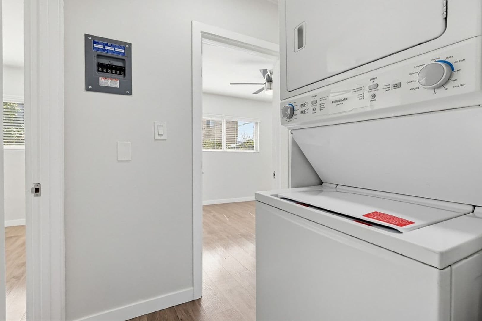 Sherman Oaks Apartment: 4957 Kester Avenue