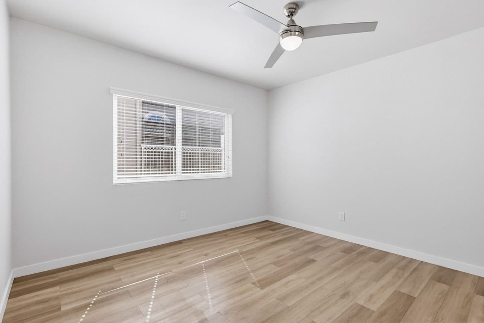 Lomita Apartment: 25829 Viana Avenue