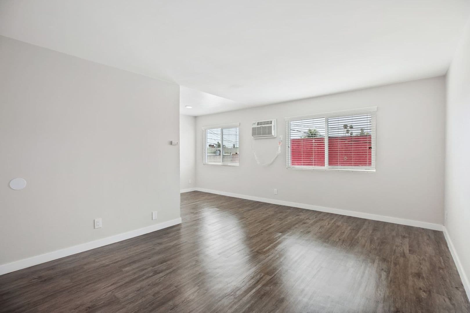 Gardena Apartment: 844 W. 164th Street