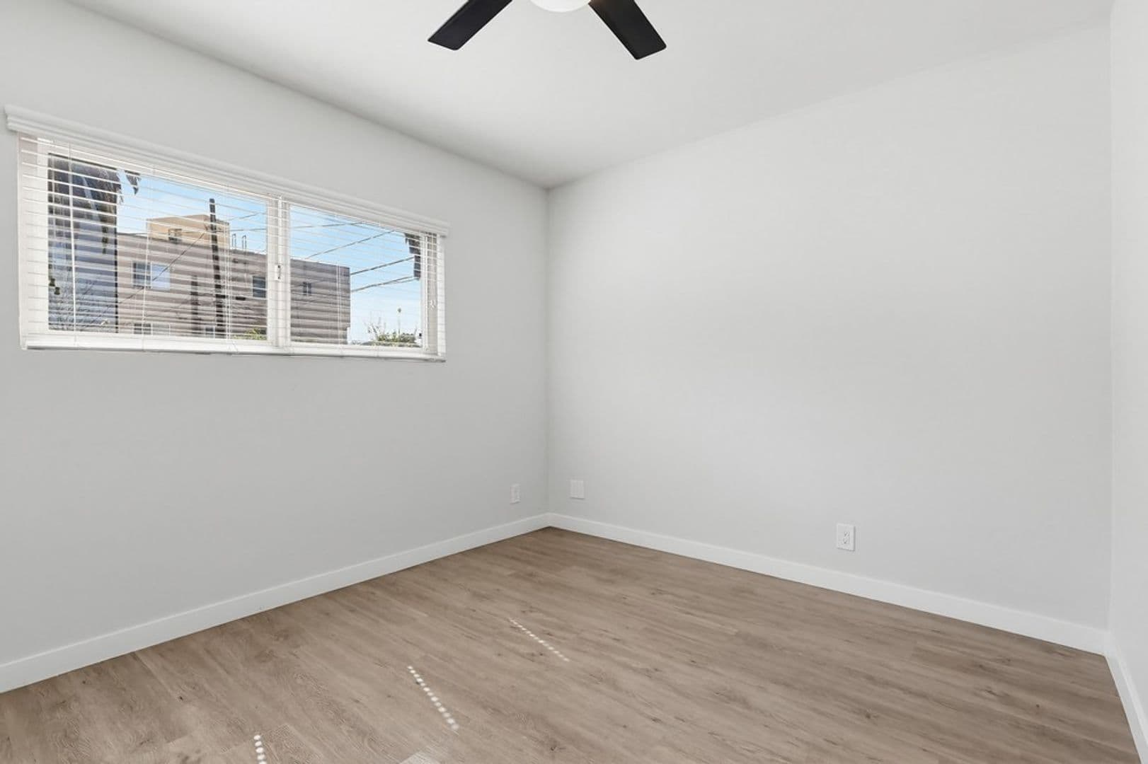 Sherman Oaks Apartment: 4957 Kester Avenue