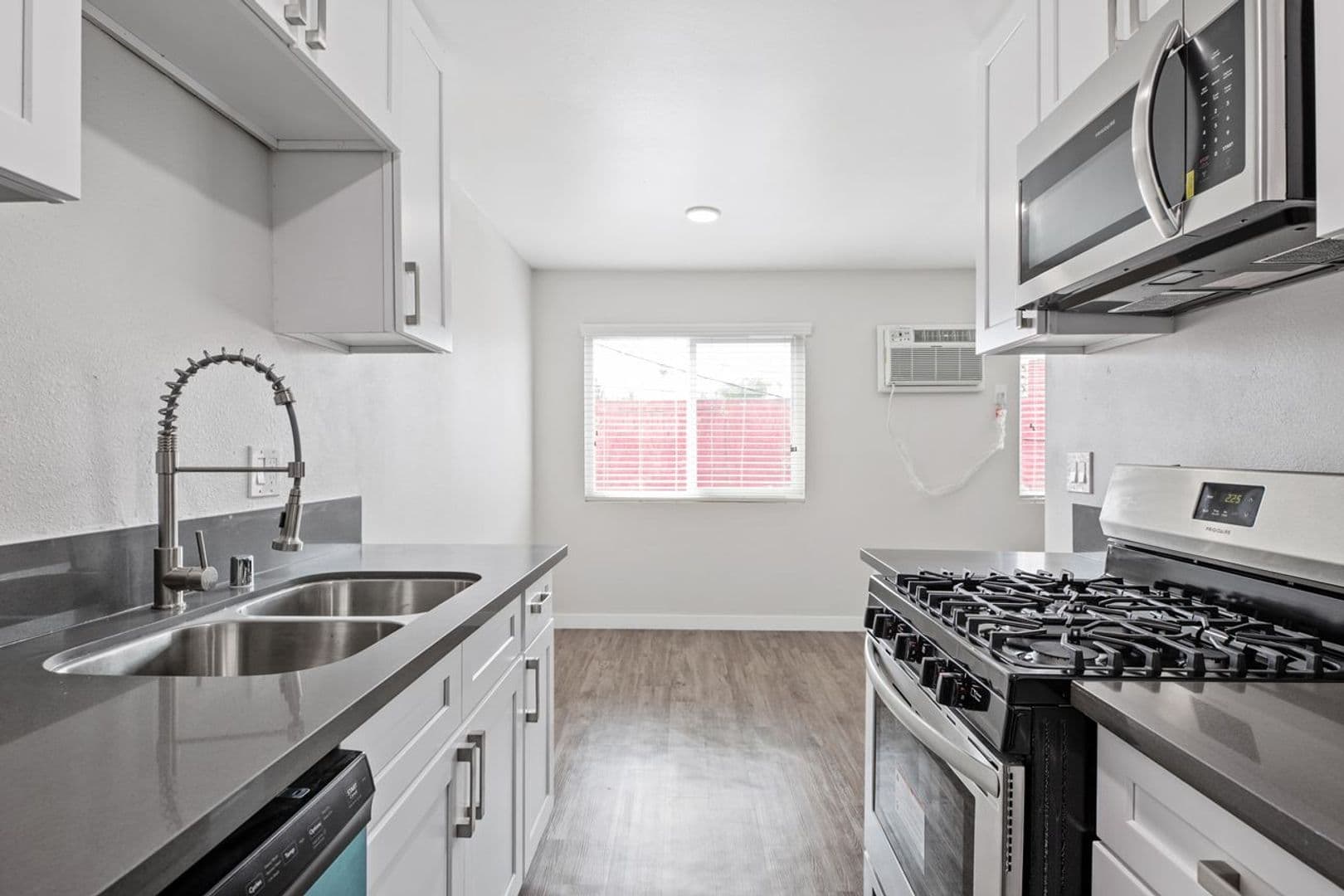 Gardena Apartment: 844 W. 164th Street