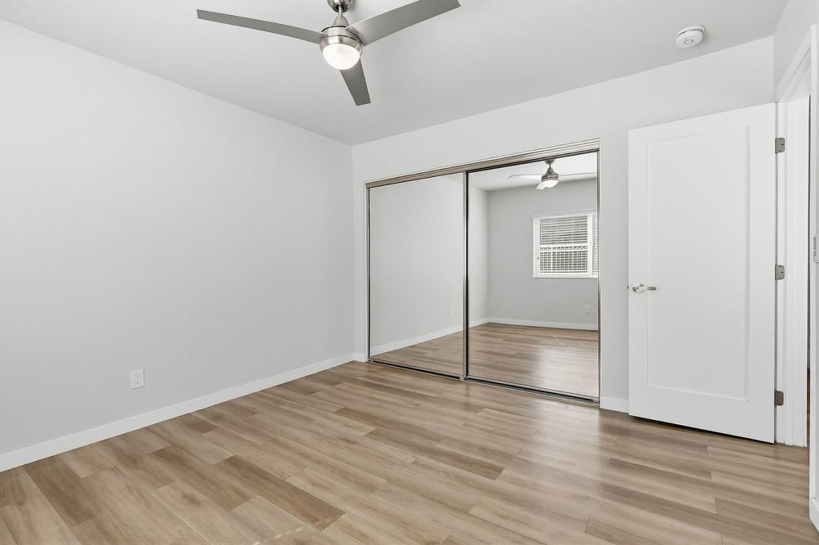 Lomita Apartment: 25829 Viana Avenue
