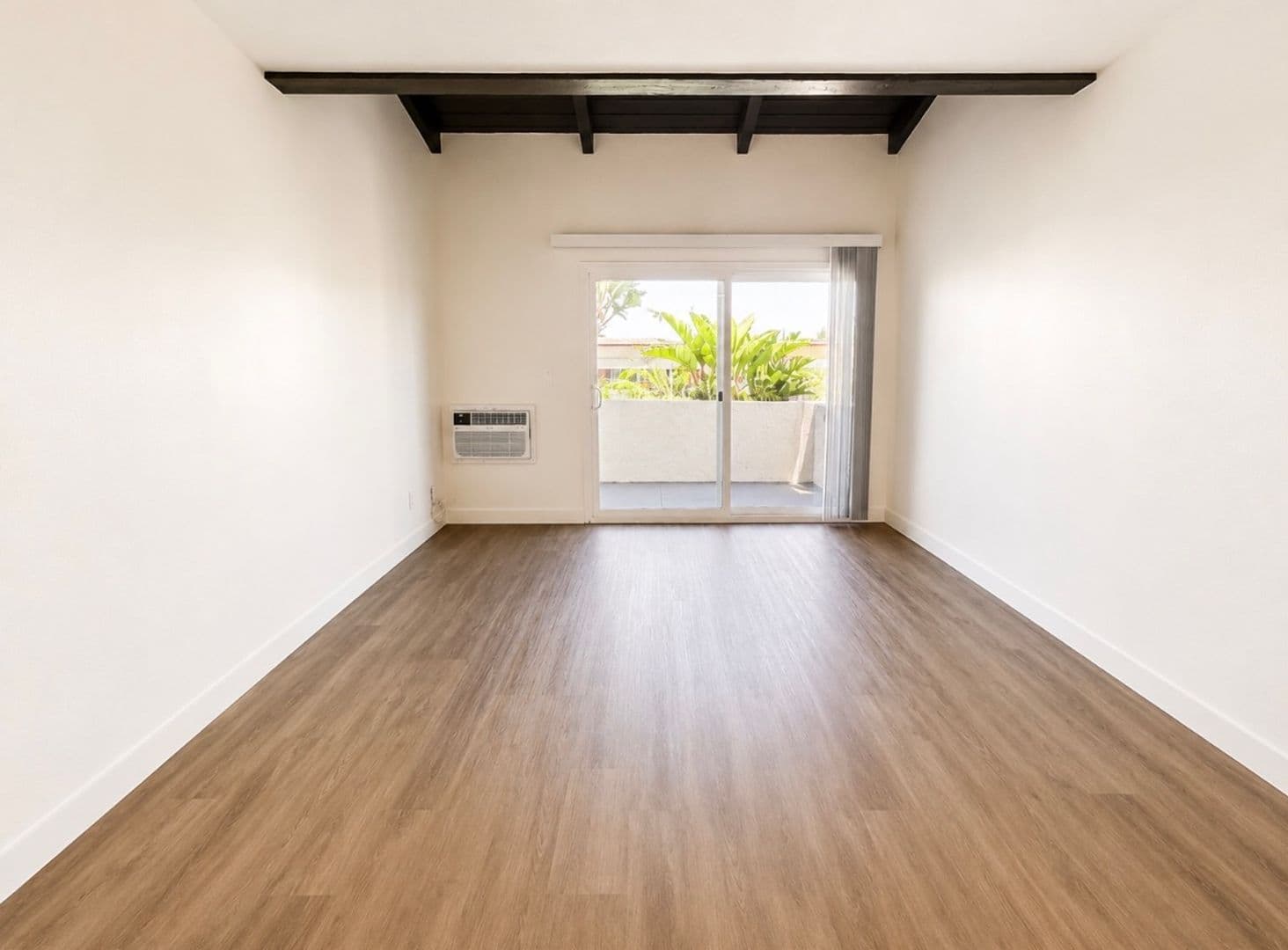 Anaheim Apartment: 2611 W. Baylor Circle