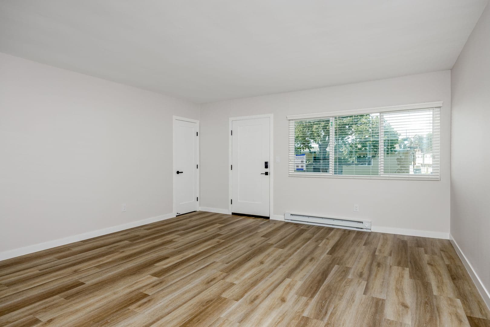 Redondo Beach Apartment: 1321 Amethyst Street