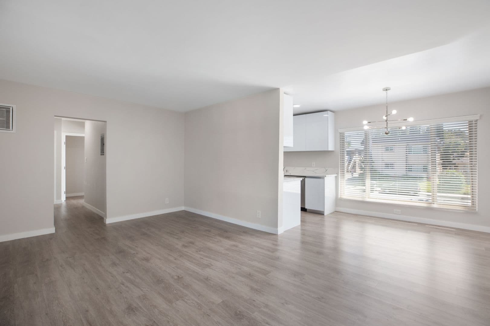 Sherman Oaks Apartment: 4957 Kester Avenue
