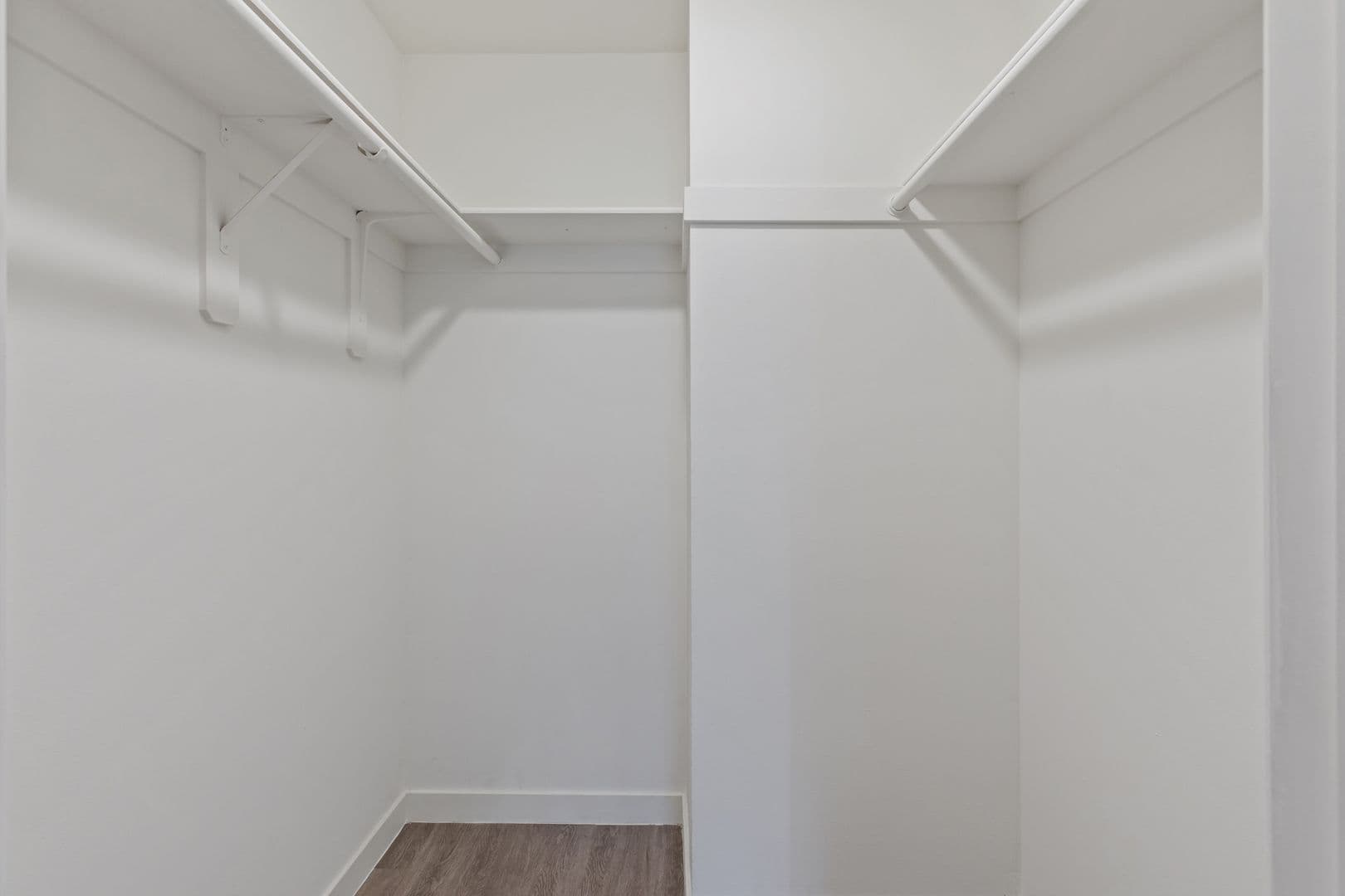 Los Angeles Apartment: 810 Crenshaw Blvd