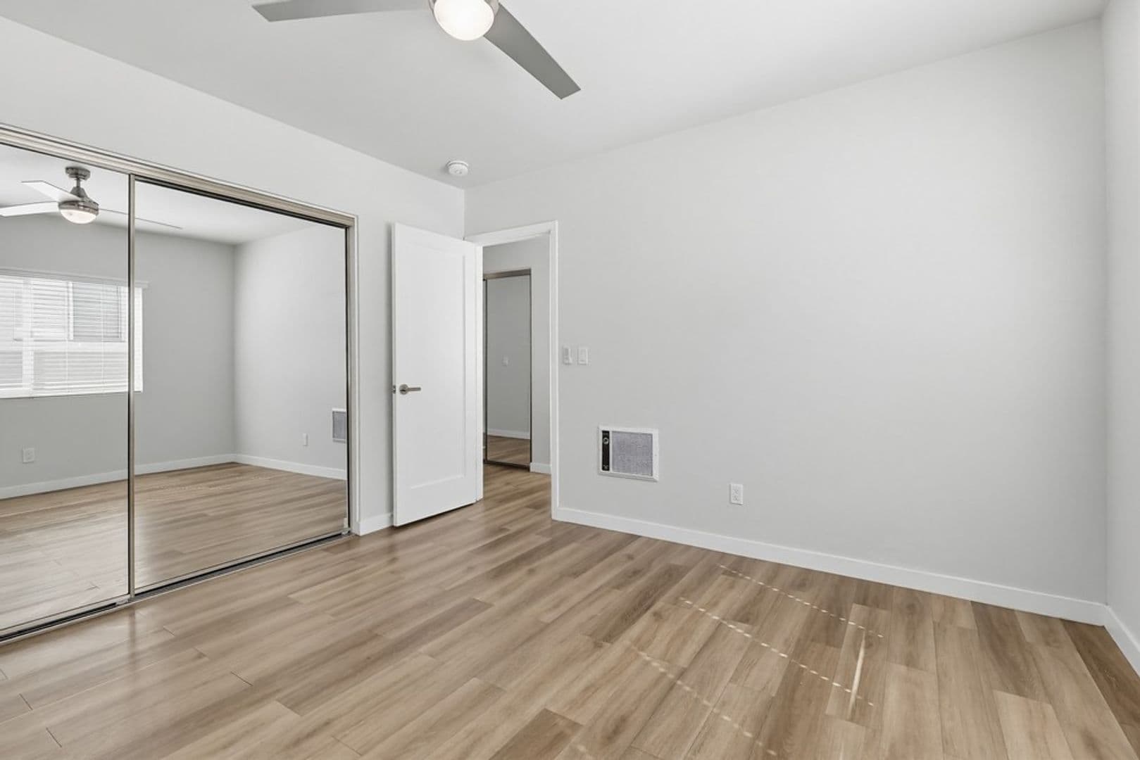 Lomita Apartment: 25829 Viana Avenue
