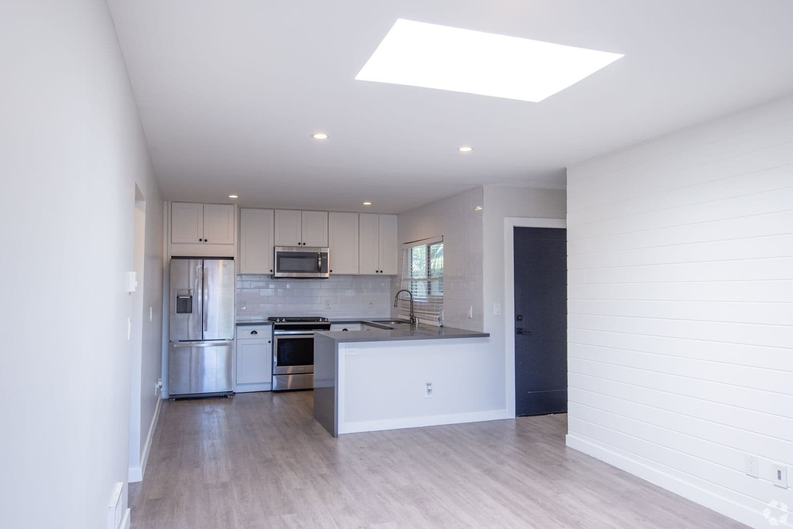 Los Angeles Apartment: 354-356 4th Avenue