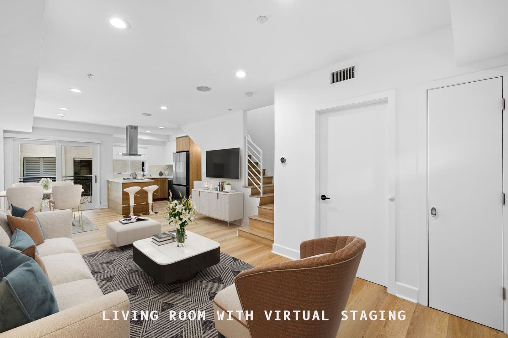 West Hollywood Apartment: 8833 Cynthia Street