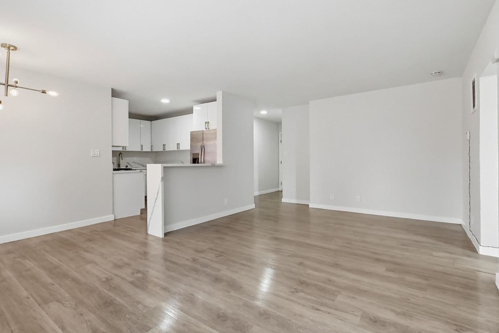 Sherman Oaks Apartment: 4957 Kester Avenue