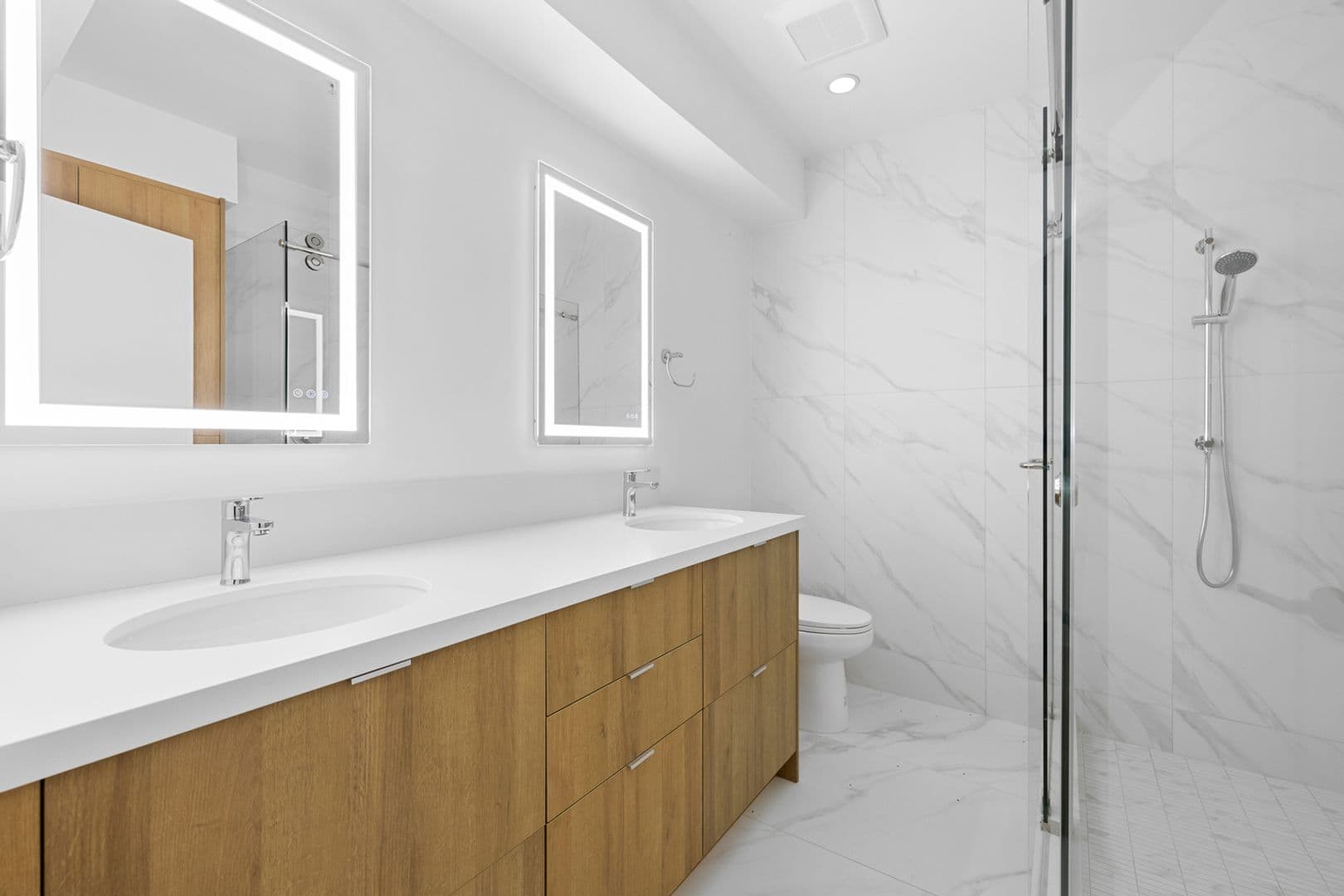 West Hollywood Apartment: 8833 Cynthia Street
