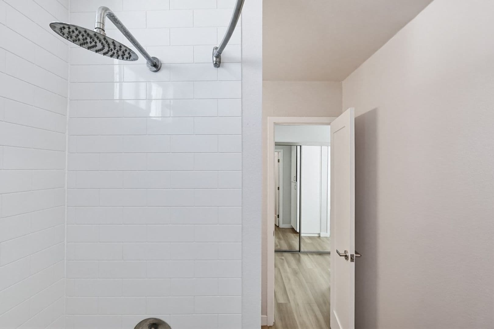 Lomita Apartment: 25829 Viana Avenue