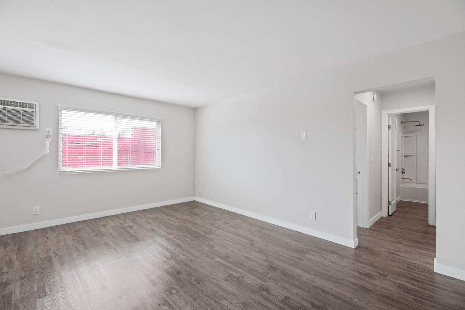 Gardena Apartment: 844 W. 164th Street