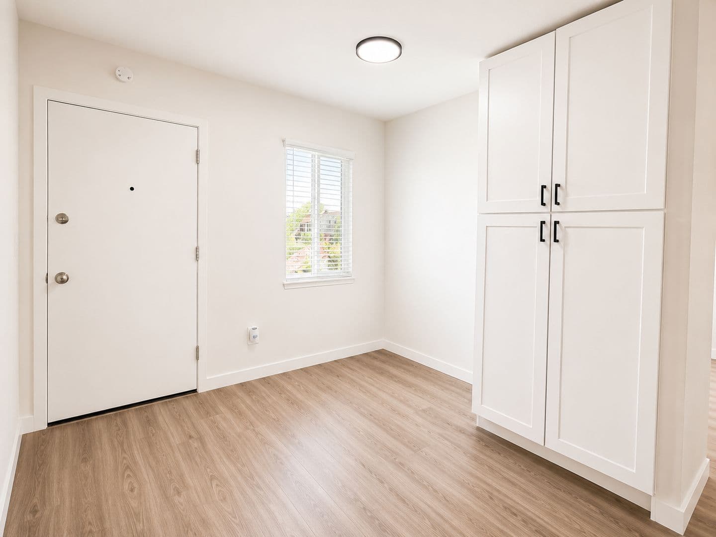 Anaheim Apartment: 2611 W. Baylor Circle