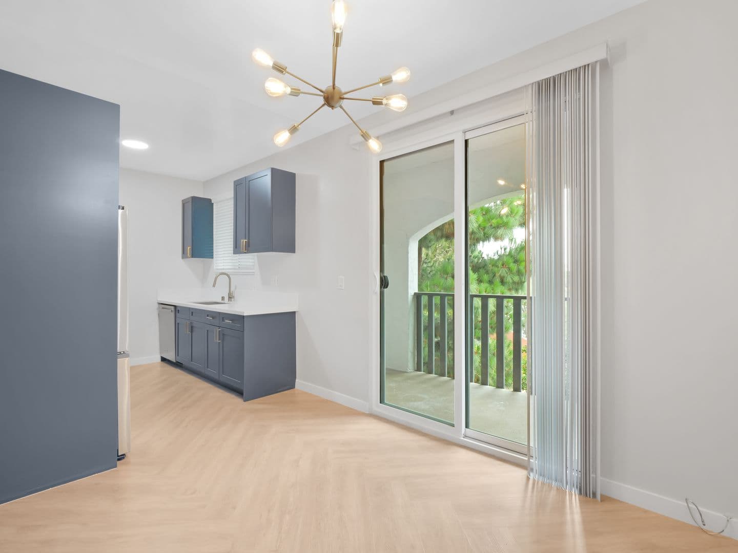 Culver City Apartment: 6175 Canterbury Drive