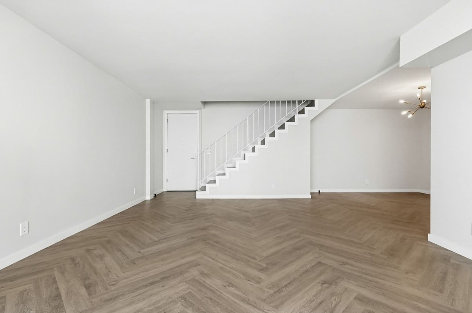 Culver City Apartment: 6175 Canterbury Drive