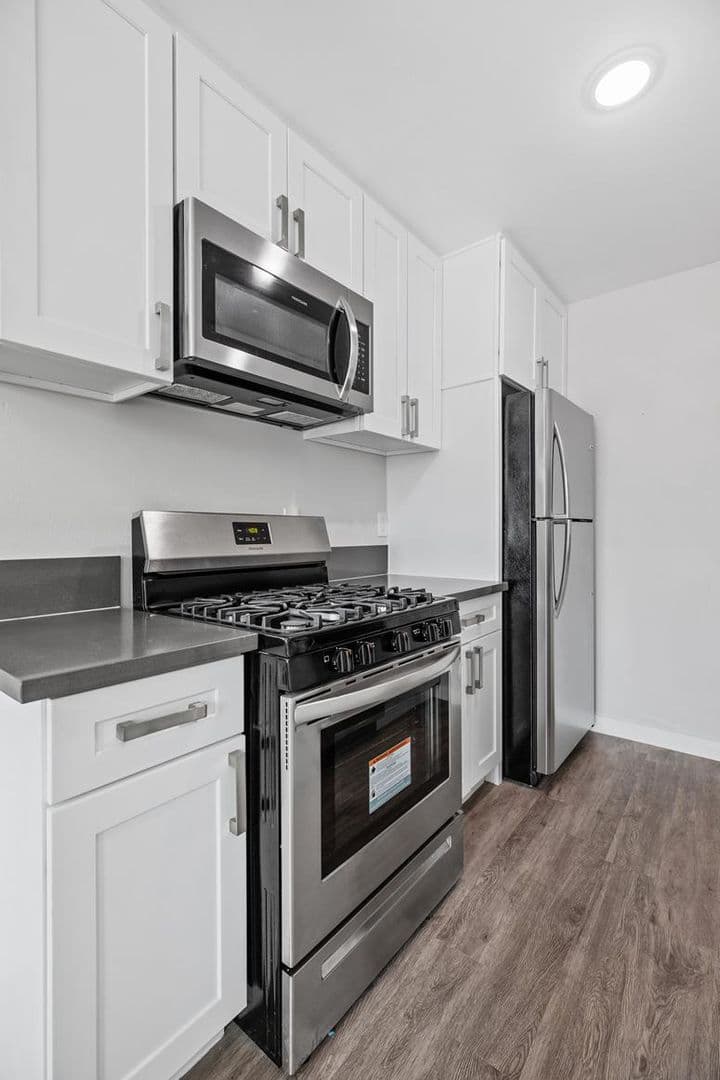 Gardena Apartment: 844 W. 164th Street