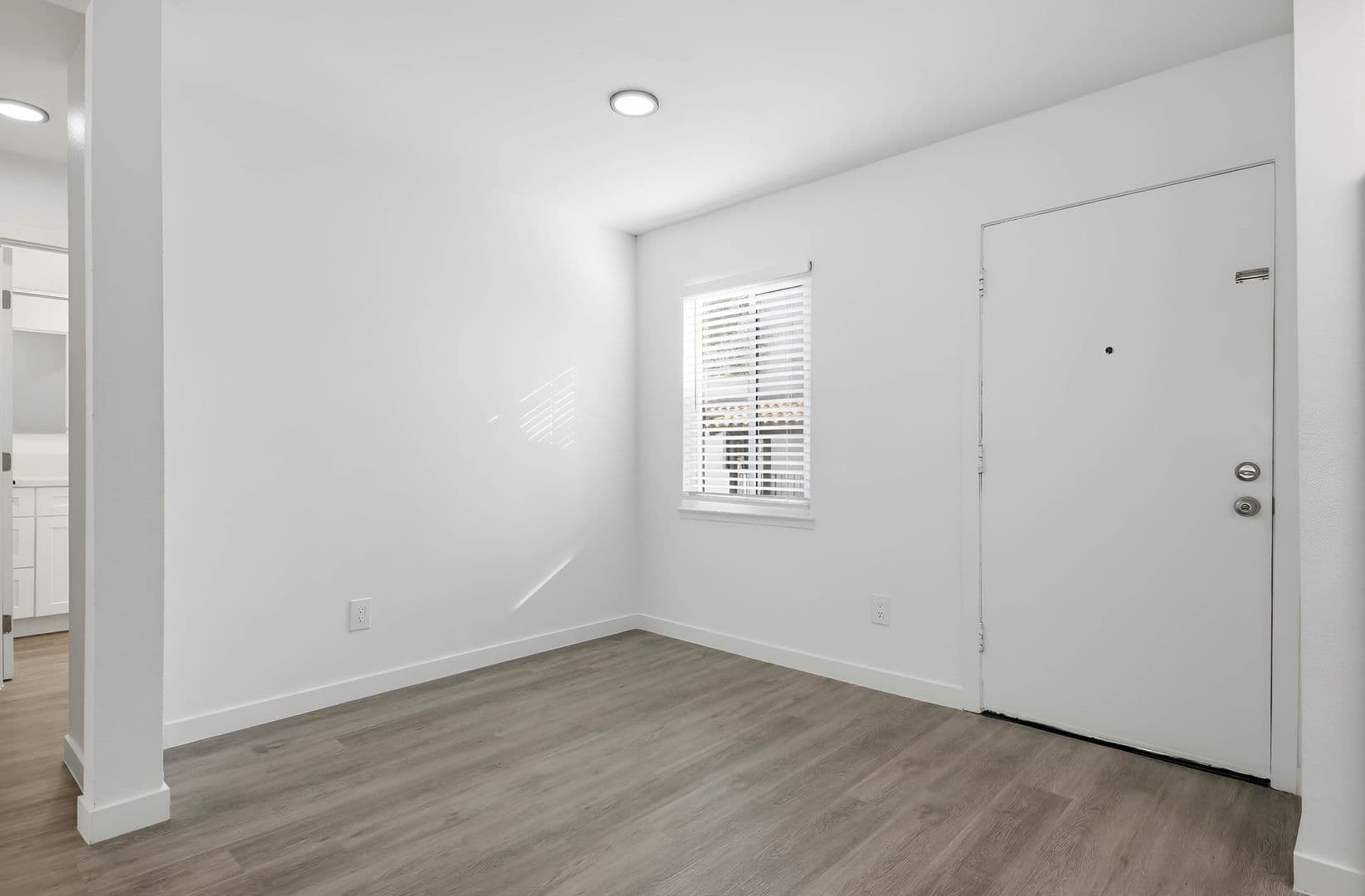 Anaheim Apartment: 2611 W. Baylor Circle