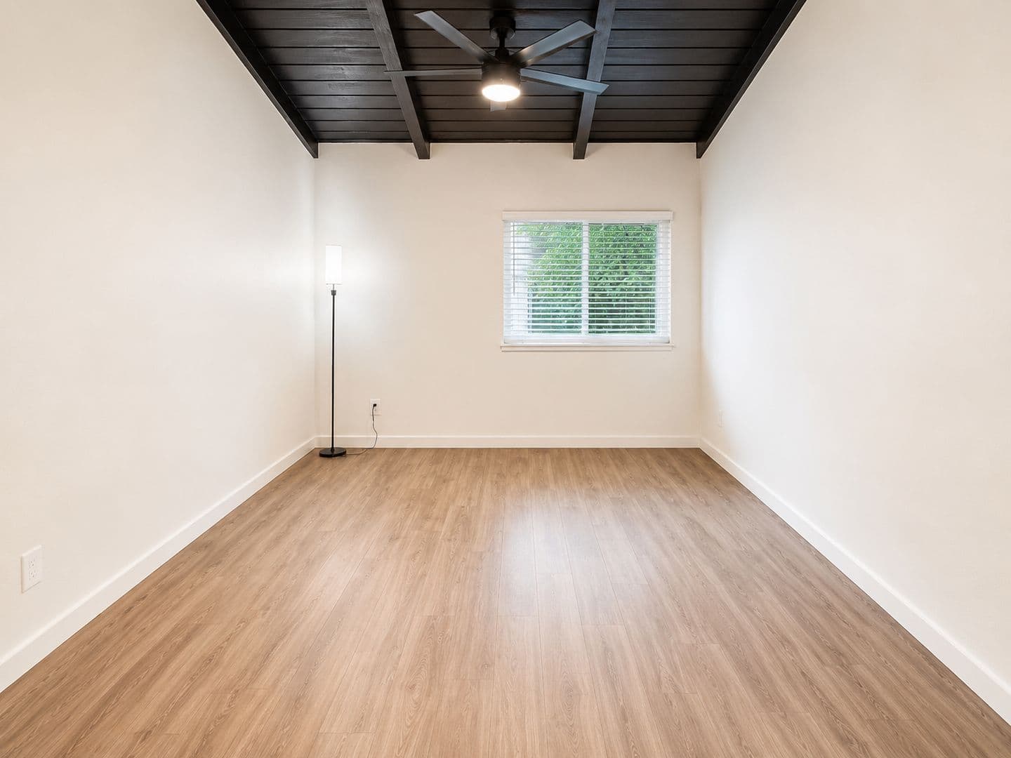 Anaheim Apartment: 2611 W. Baylor Circle