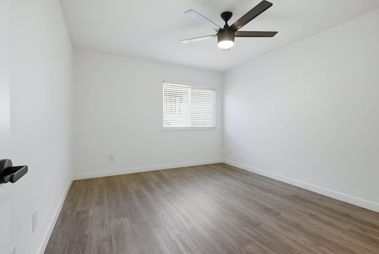 Anaheim Apartment: 2611 W. Baylor Circle