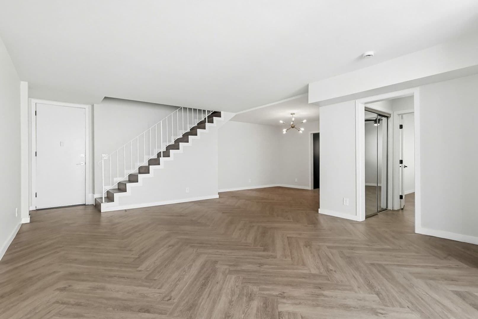 Culver City Apartment: 6175 Canterbury Drive