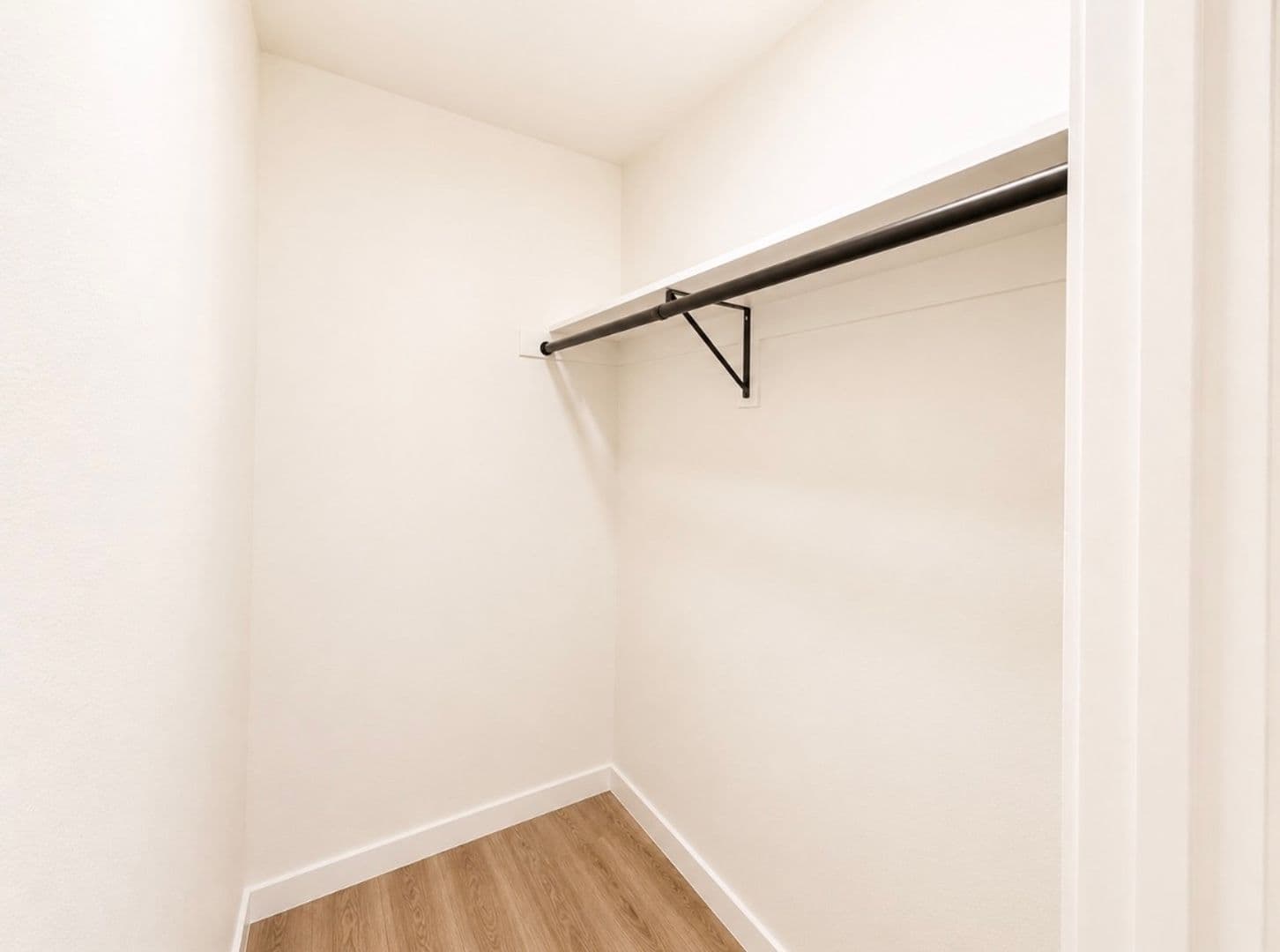 Anaheim Apartment: 2611 W. Baylor Circle