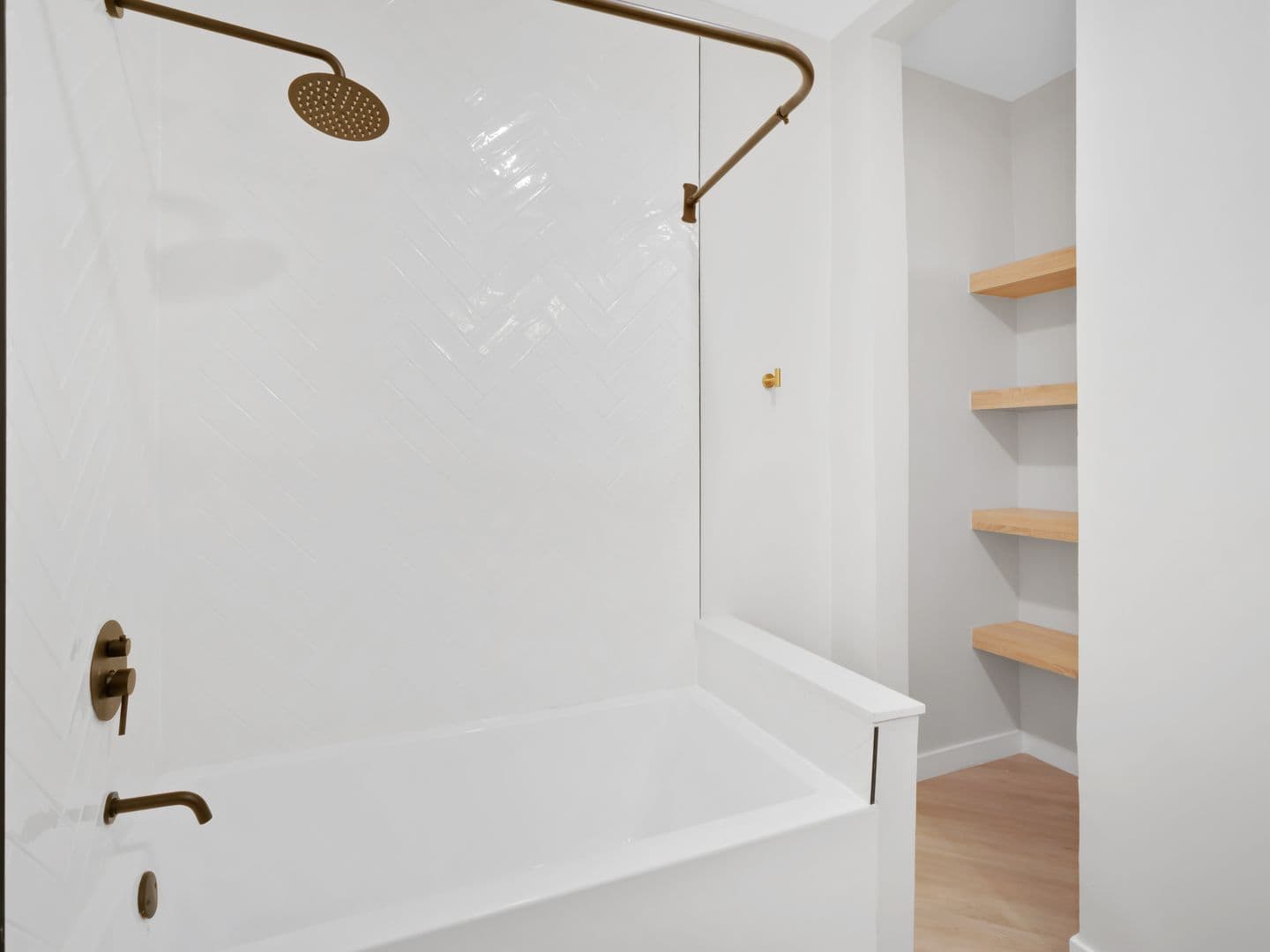 Culver City Apartment: 6175 Canterbury Drive