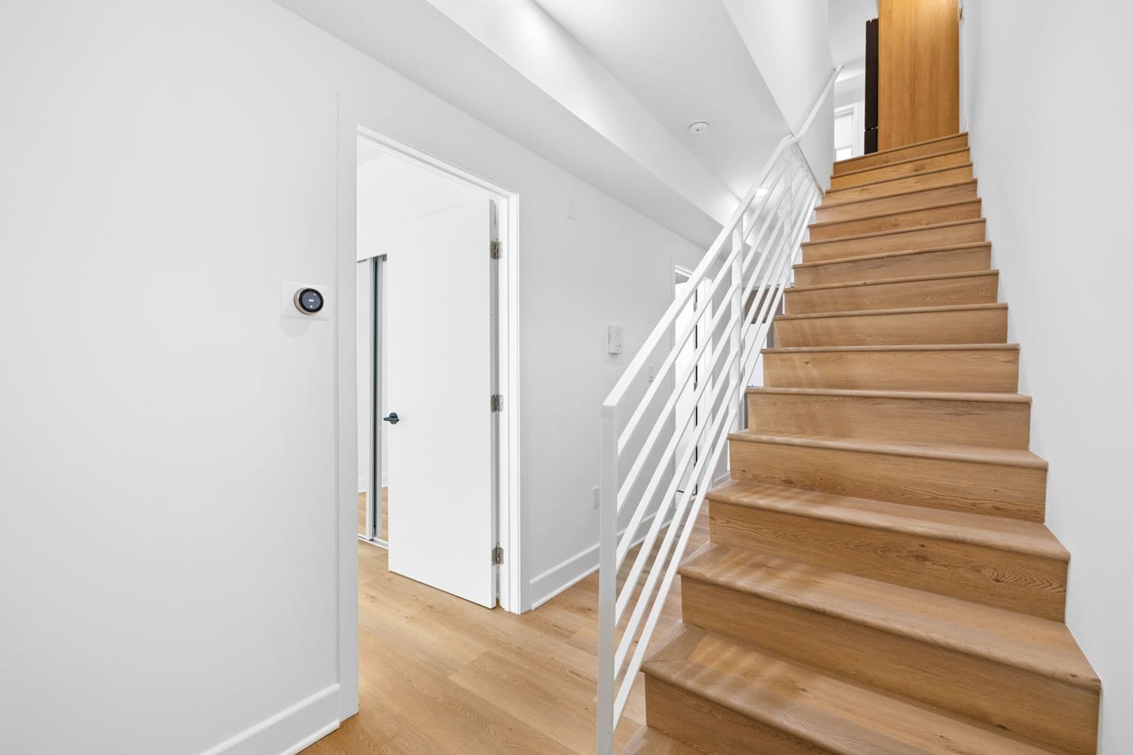 West Hollywood Apartment: 8833 Cynthia Street