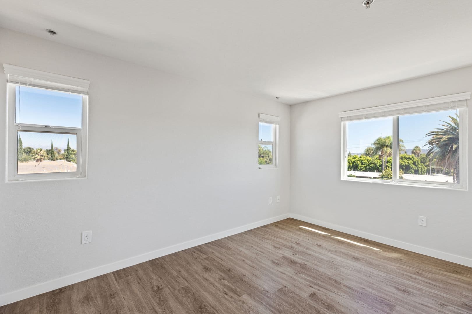 Northridge Apartment: 18425 Malden Street