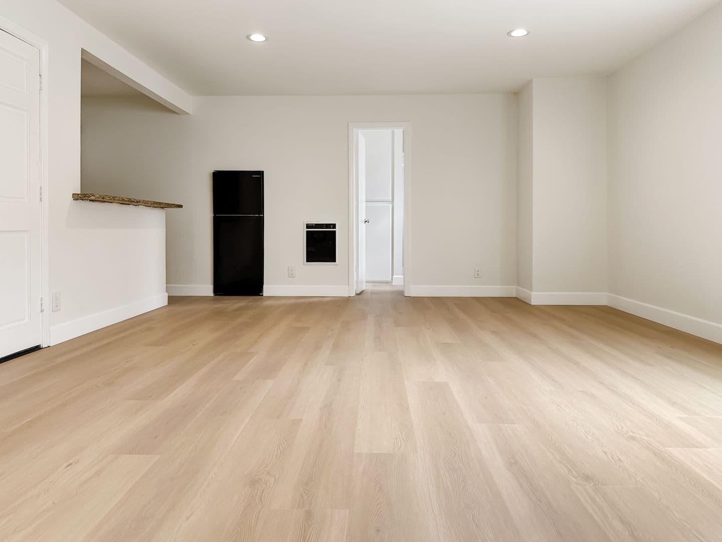 San Clemente Apartment: 250 Avenida Montalvo