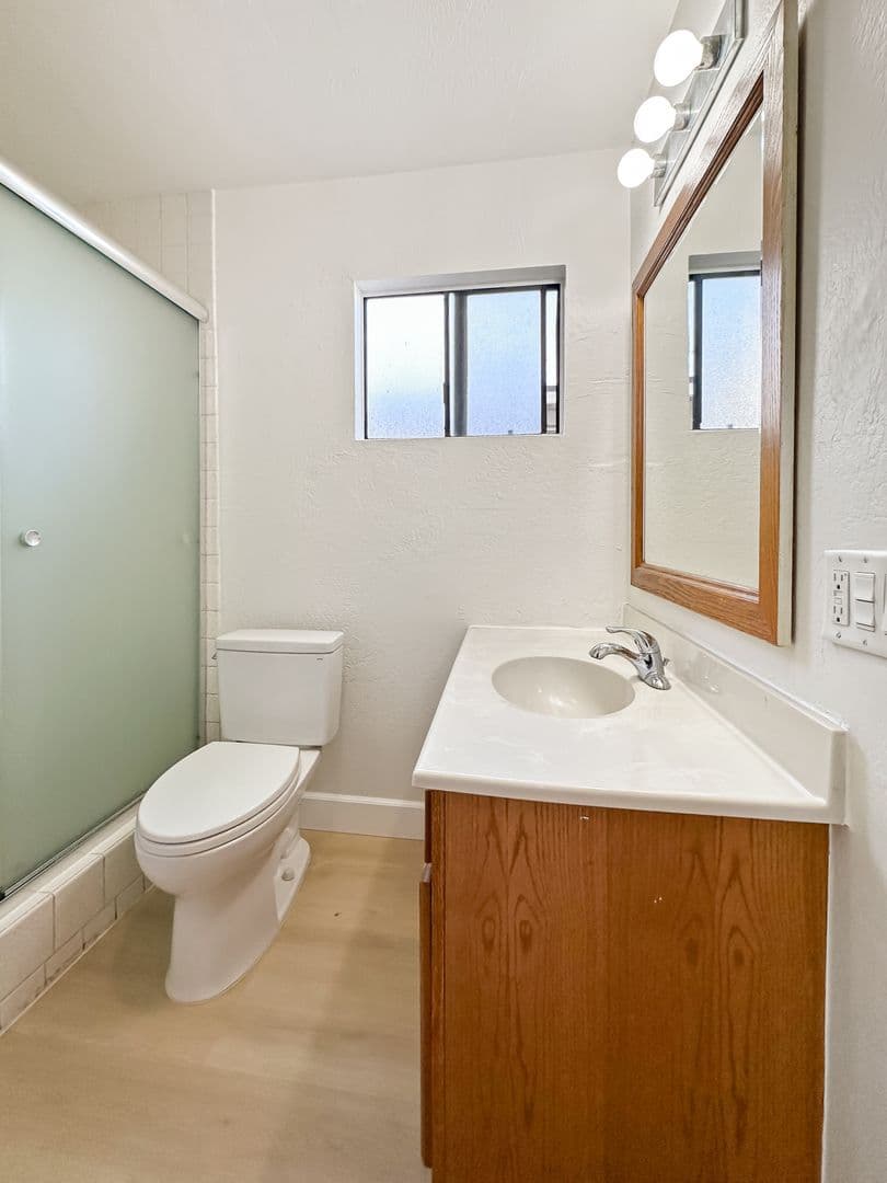 San Clemente Apartment: 250 Avenida Montalvo