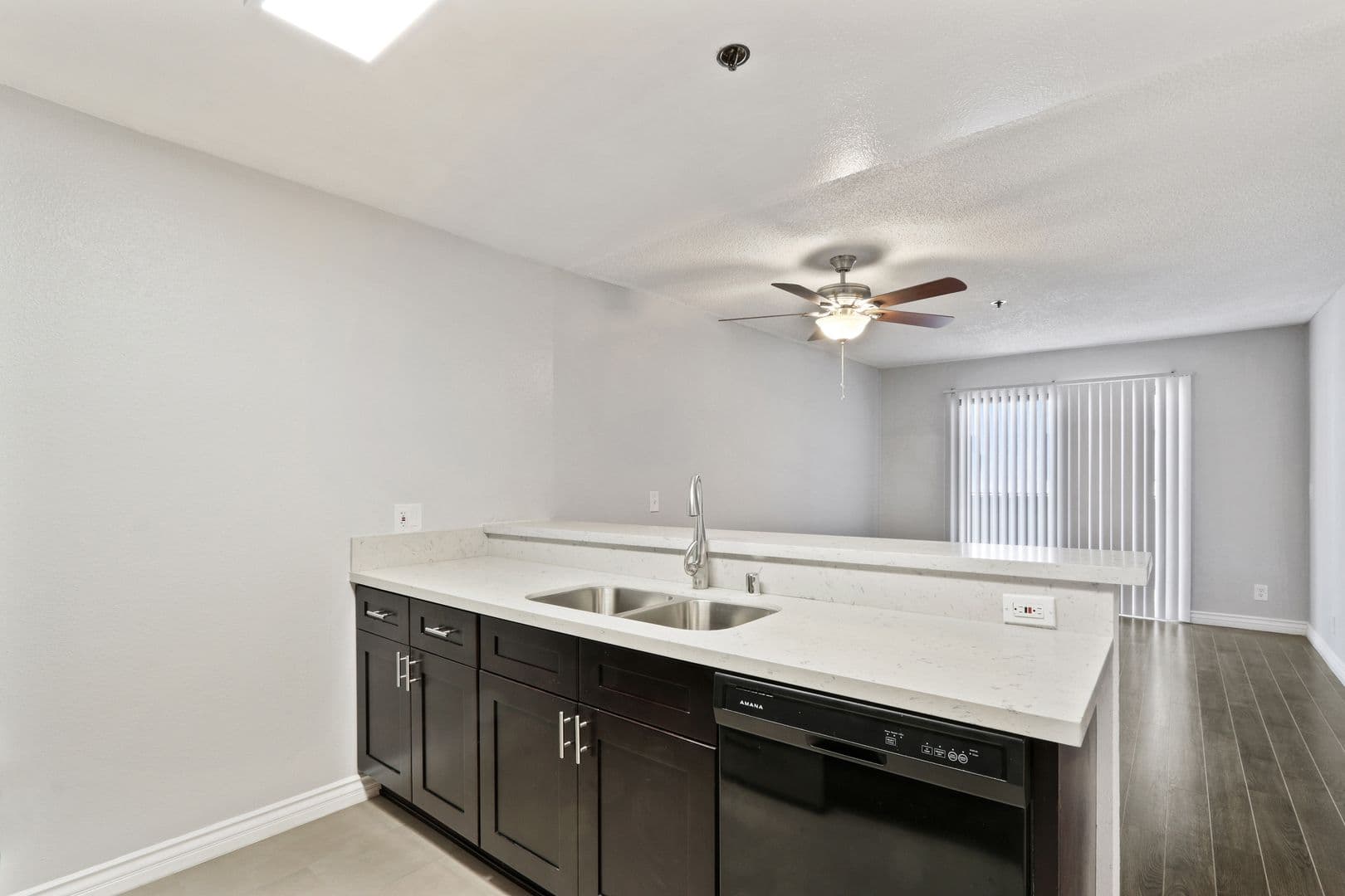 Los Angeles Apartment: 369 S. Columbia Avenue