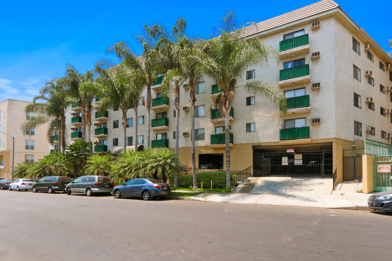 Los Angeles Apartment: 369 S. Columbia Avenue