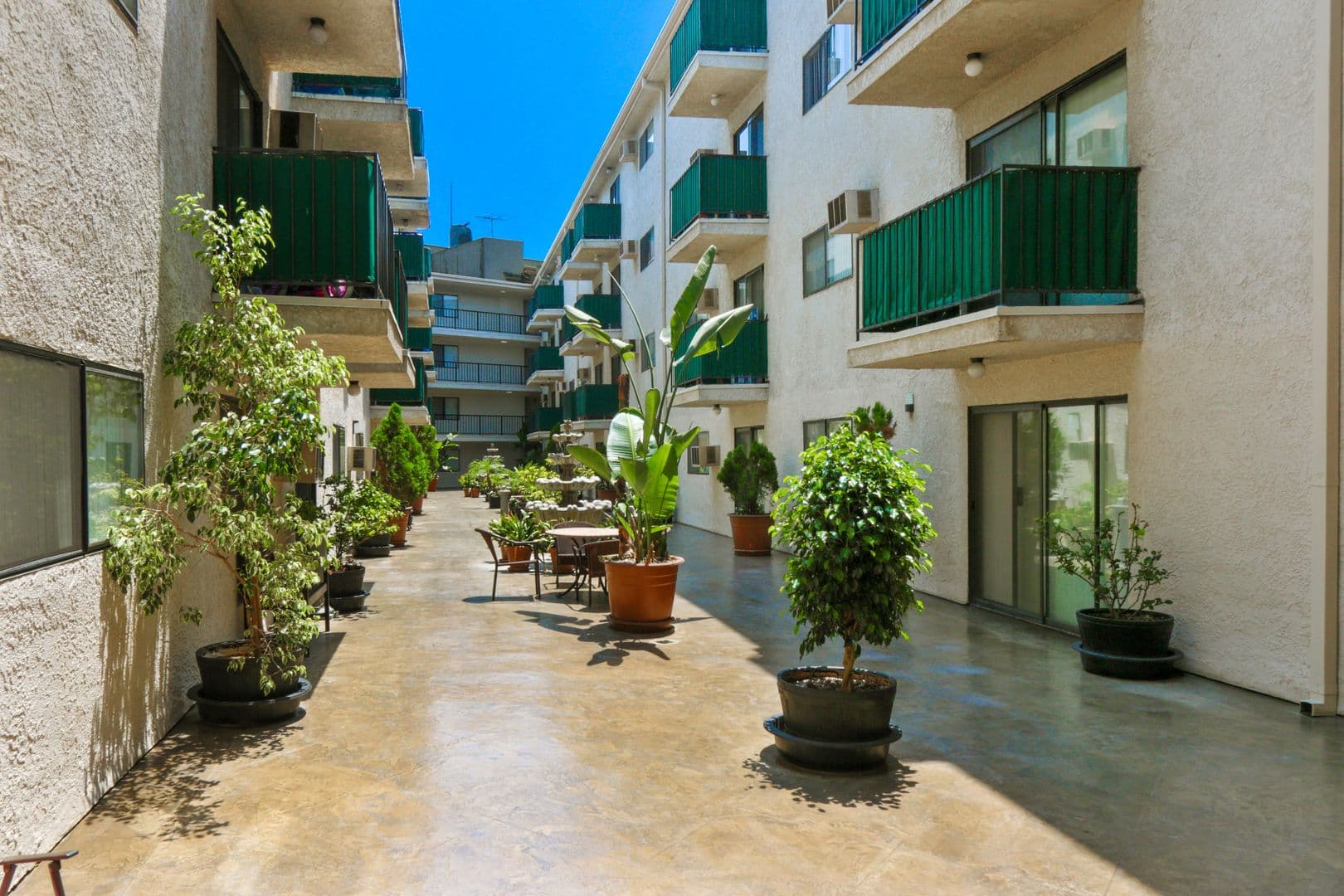 Los Angeles Apartment: 369 S. Columbia Avenue