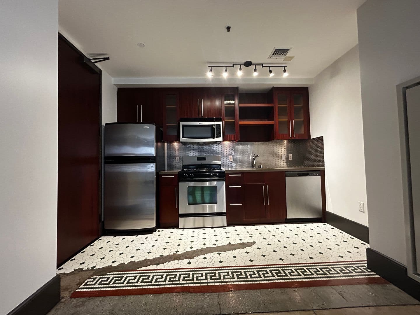 Los Angeles Apartment: 756 S. Broadway