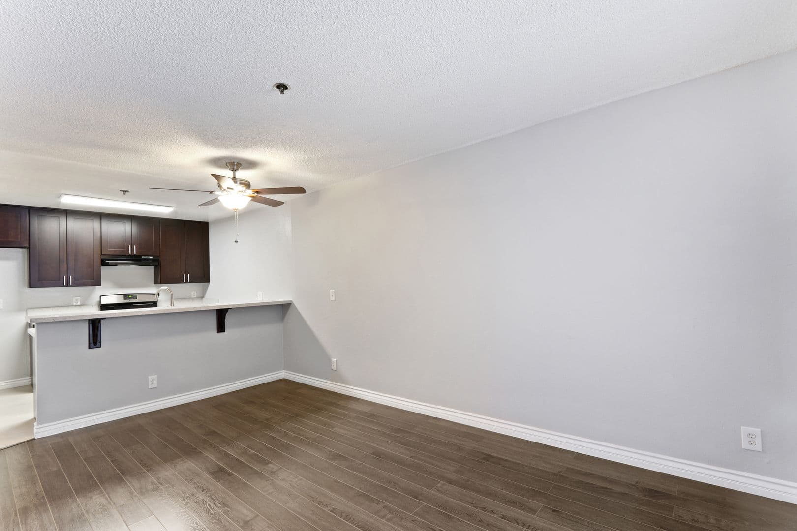 Los Angeles Apartment: 369 S. Columbia Avenue