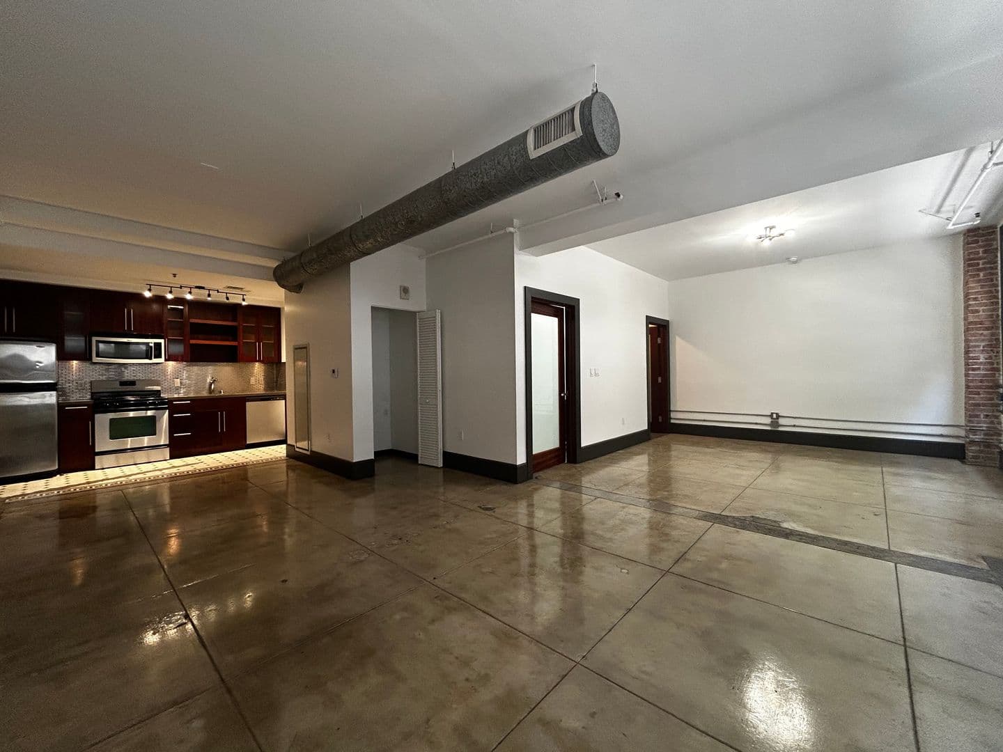 Los Angeles Apartment: 756 S. Broadway