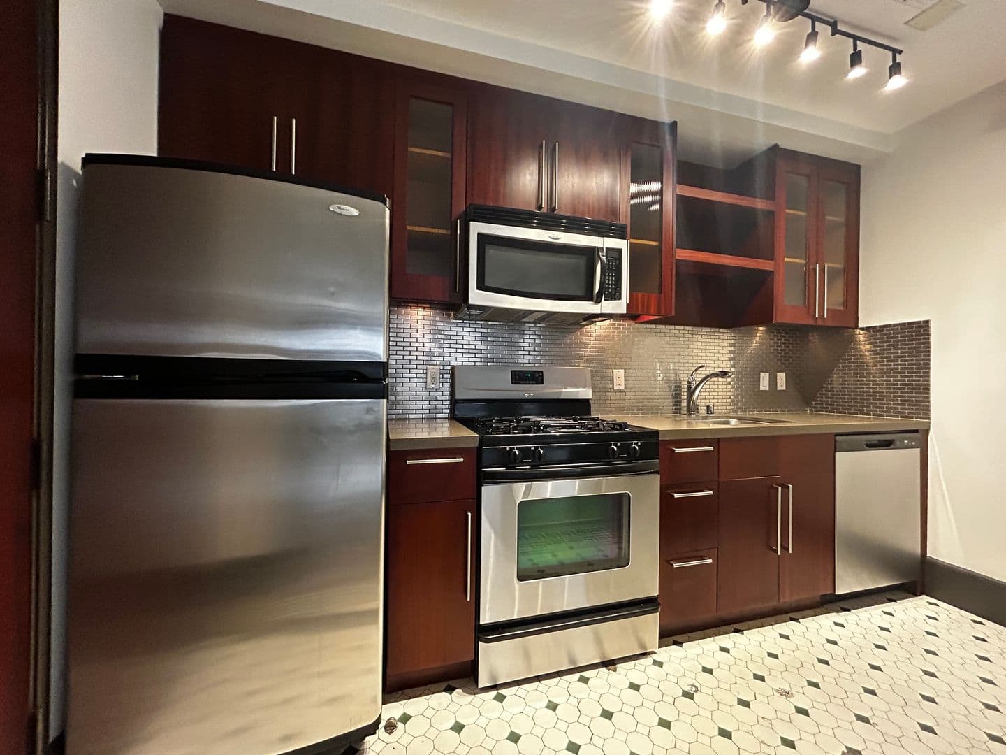 Los Angeles Apartment: 756 S. Broadway