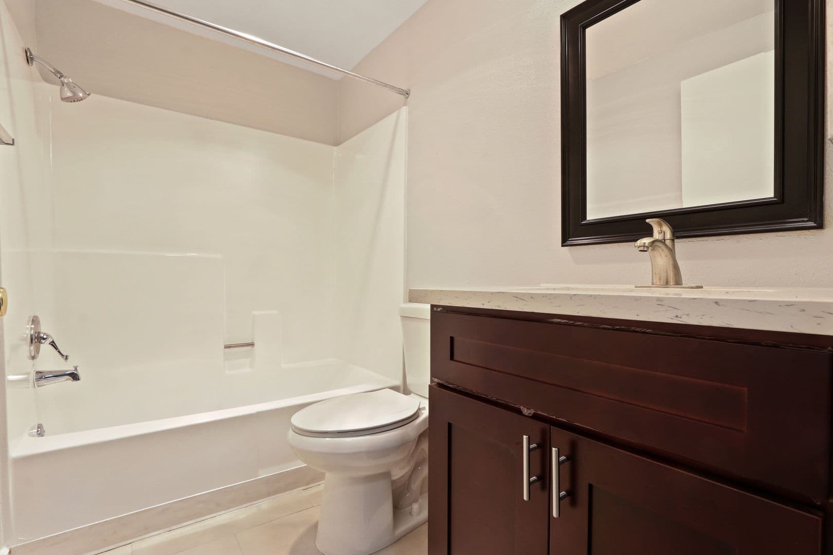 Los Angeles Apartment: 369 S. Columbia Avenue