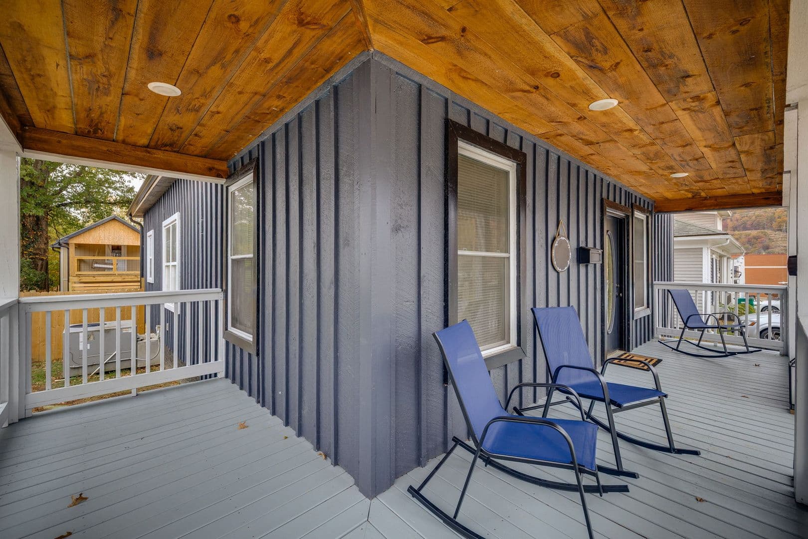 Erwin Apartment: 216 3rd Street