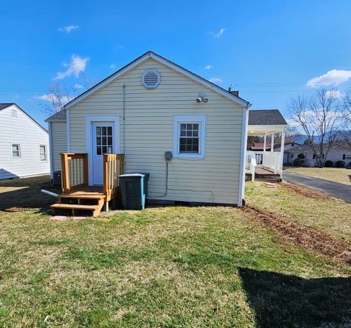 Elizabethton House: 707 S 2nd Street