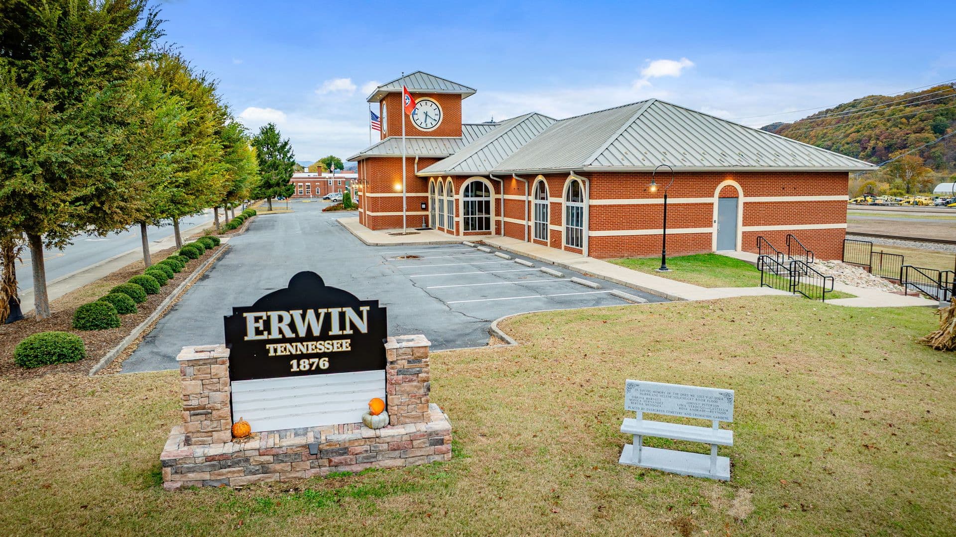 Erwin Apartment: 216 3rd Street