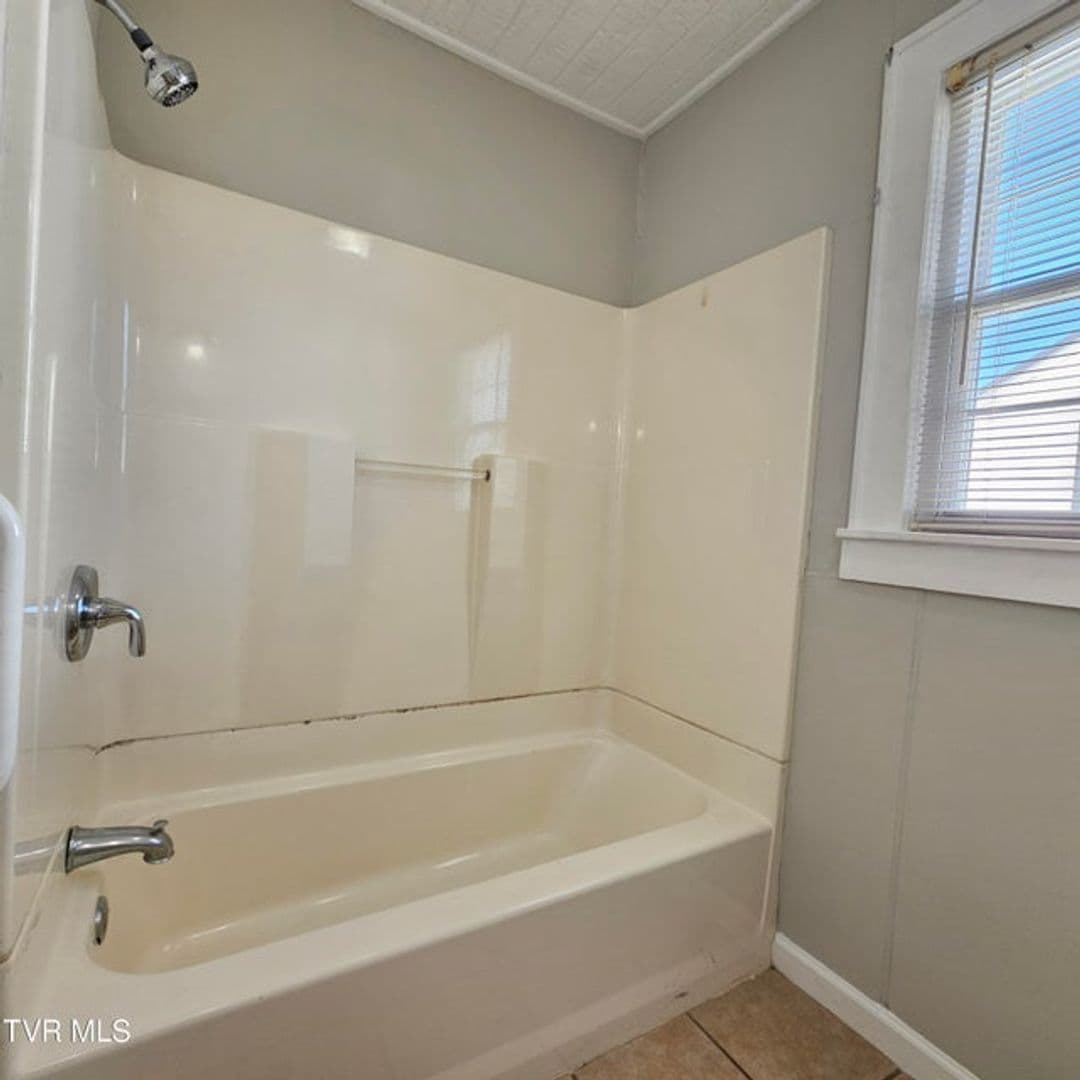 Elizabethton House: 707 S 2nd Street