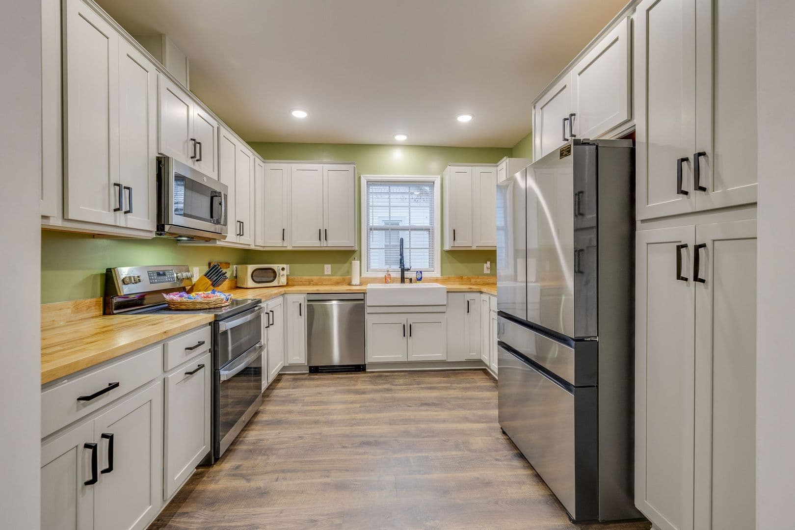 Erwin Apartment: 216 3rd Street