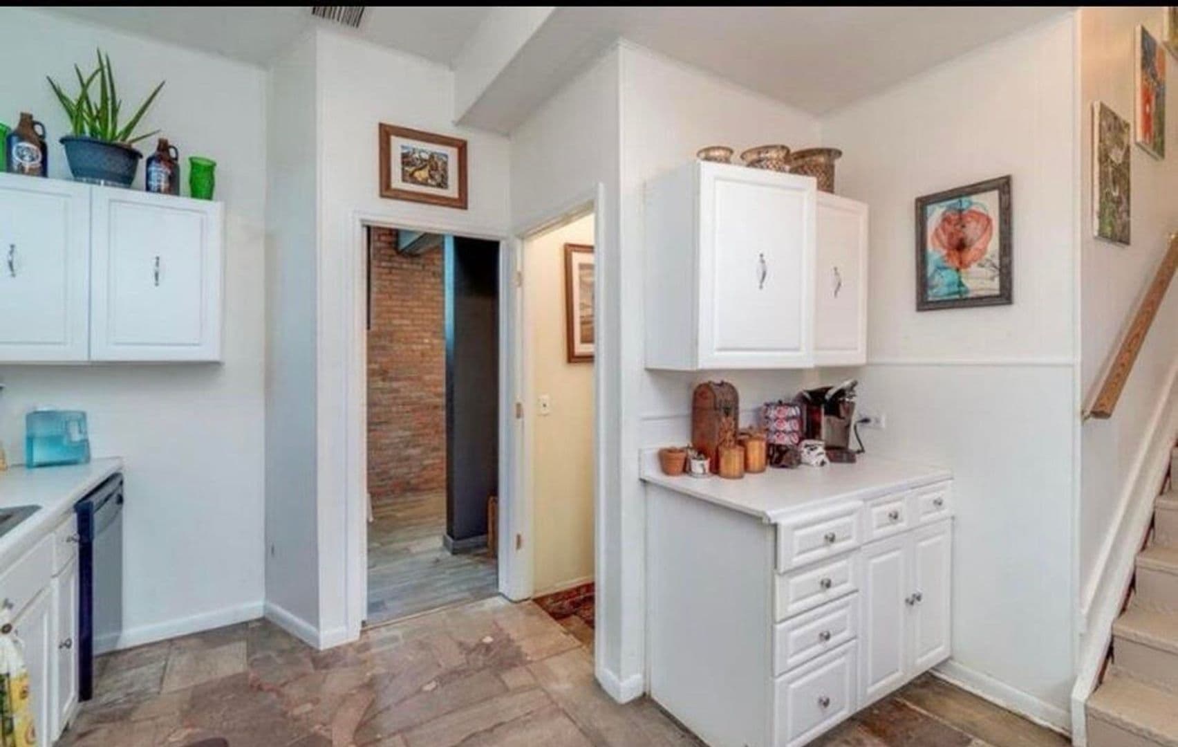 Johnson City House: 401 West Main Street